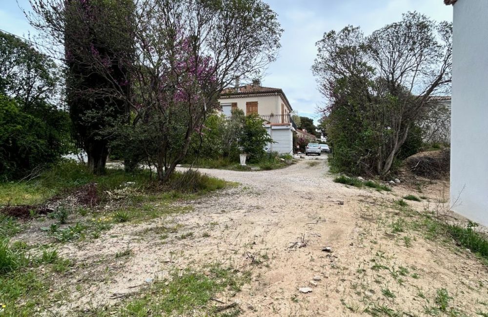 Vente terrain + maison LA FARE-LES-OLIVIERS Bouches-du-Rhône