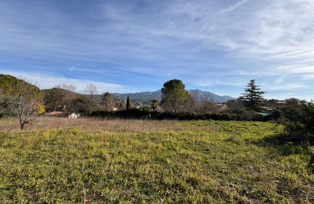 Vente terrain + maison ROQUEVAIRE Bouches-du-Rhône